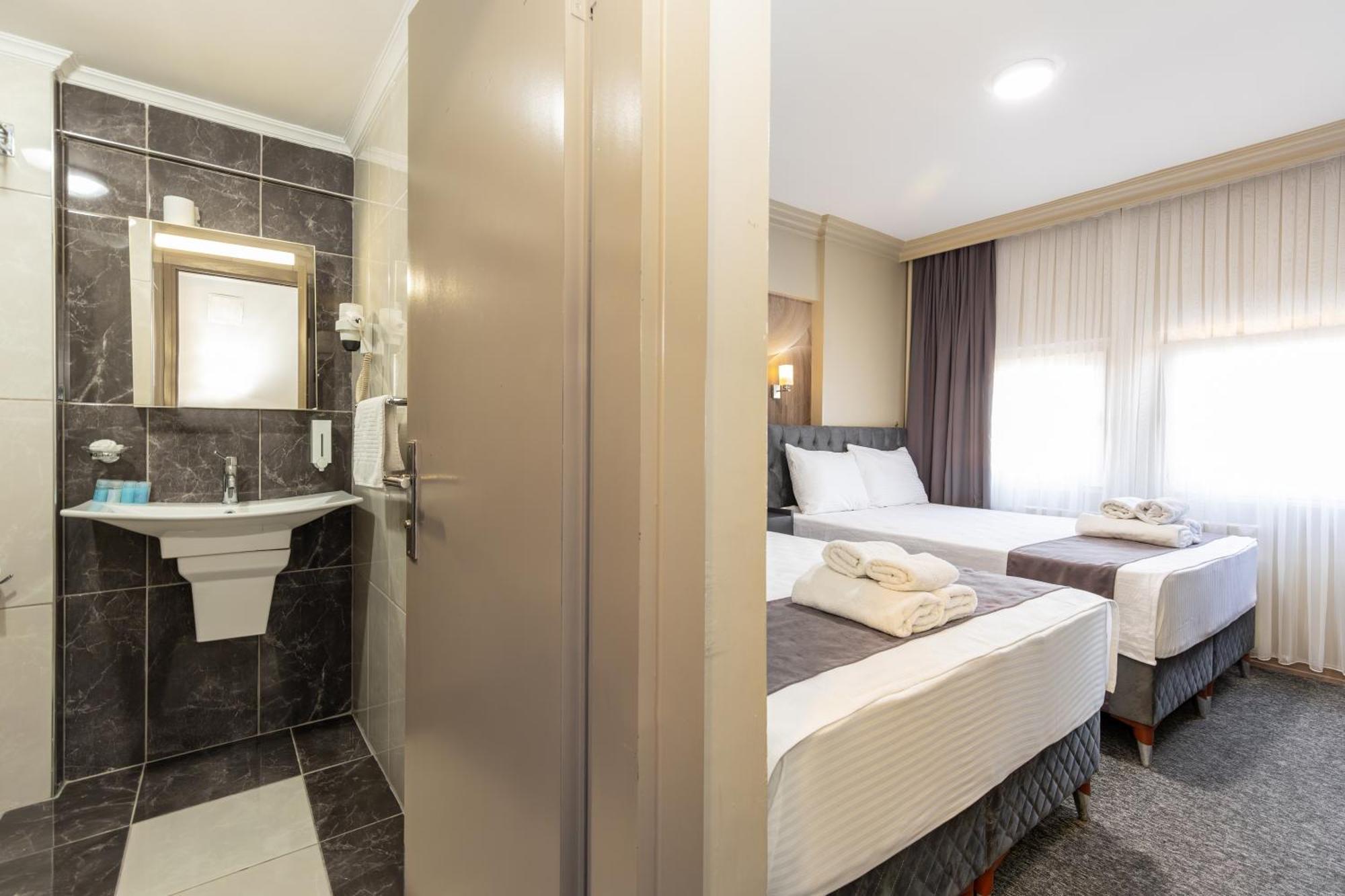 Bursa Loyal City Hotel Exterior photo